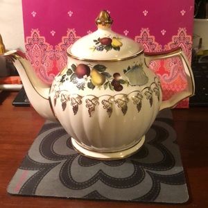 Gorgeous VTG SADLER Teapot